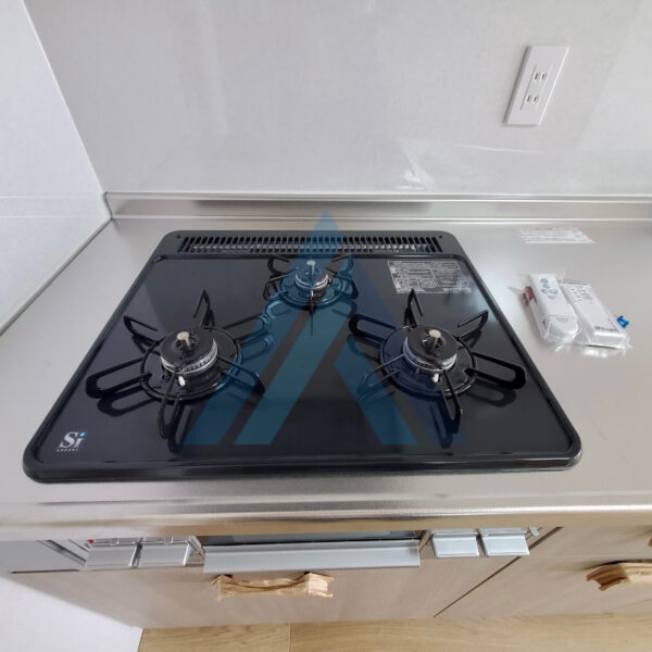 コンロは３口ありますので快適にお料理を楽しむことができます。キッチン