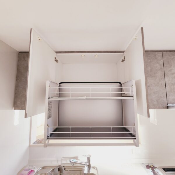 昇降式キャビネット収納