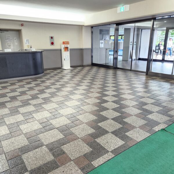 エントランスロビー エントランスロビー